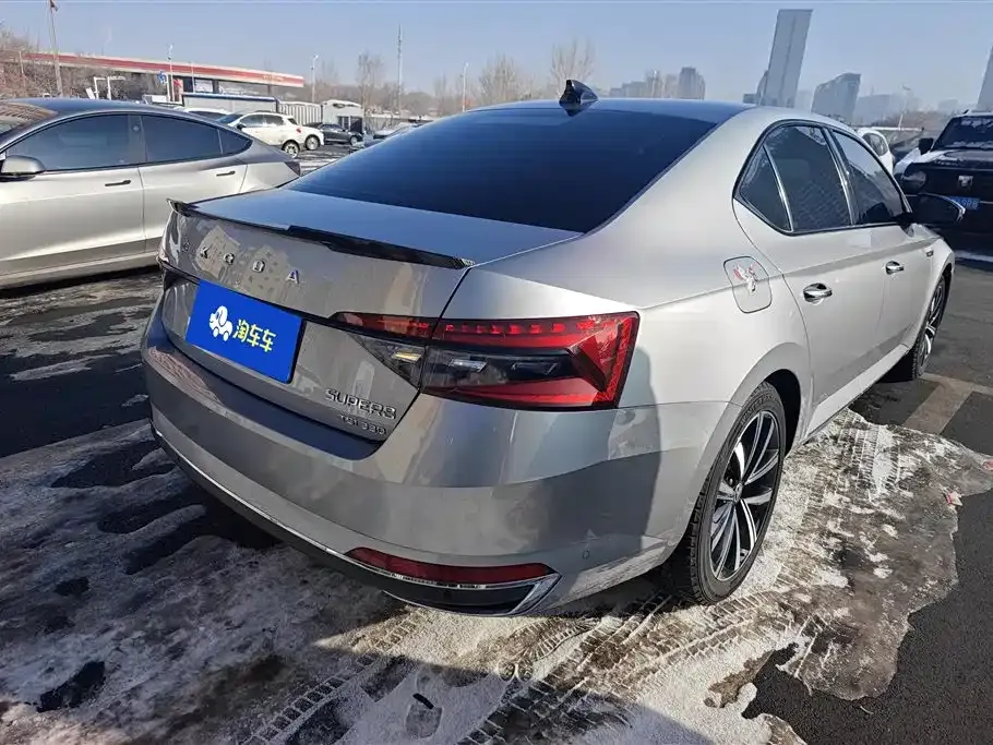 Skoda Superb — фото 5