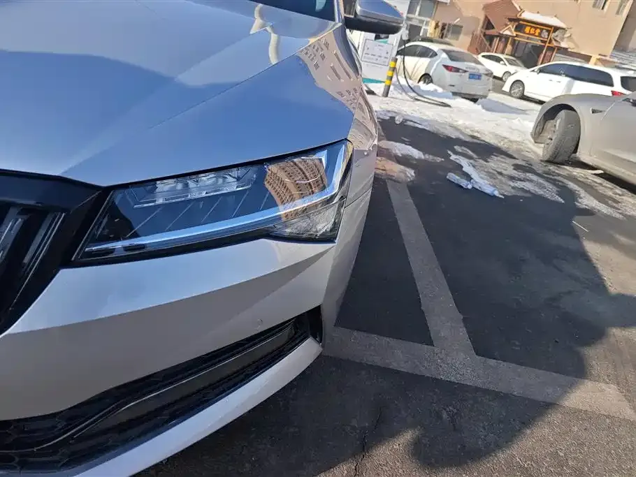 Skoda Superb — фото 4
