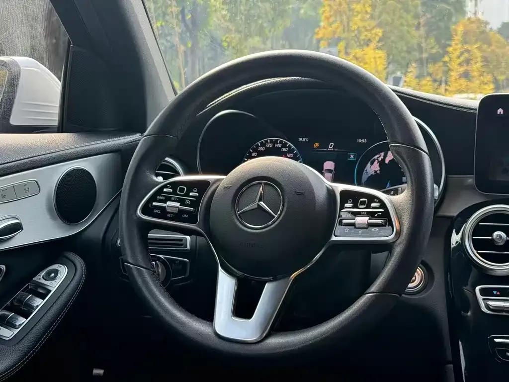 Mercedes-Benz GLC — фото 6