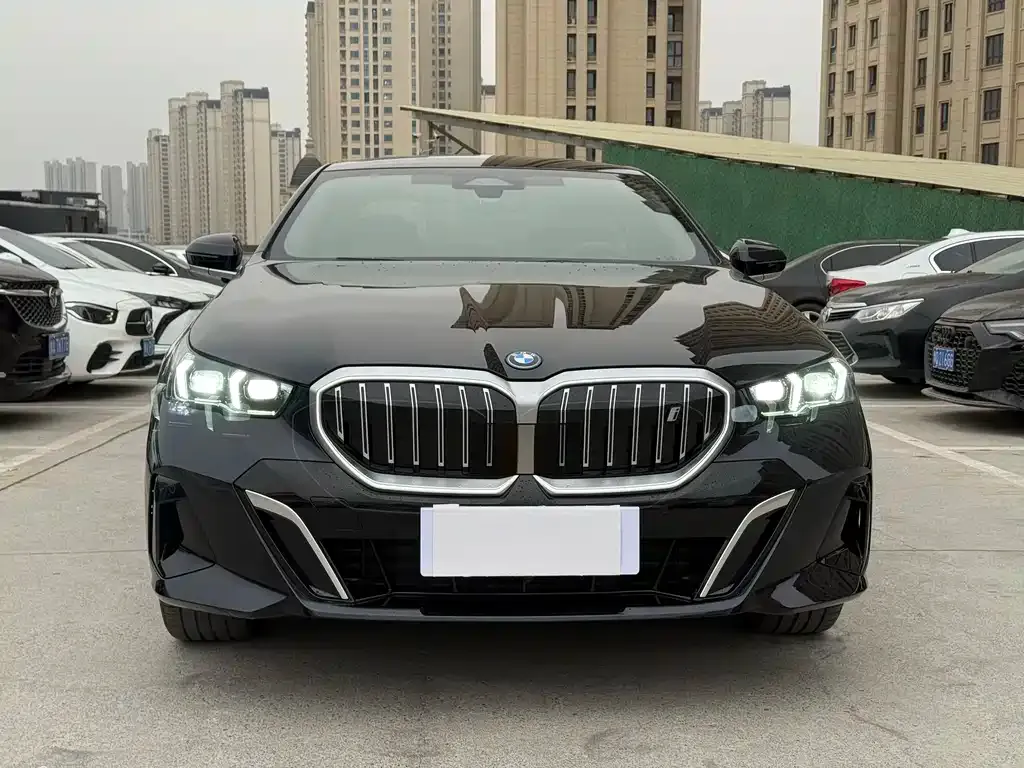 BMW i5 2025 из CN, фото 3