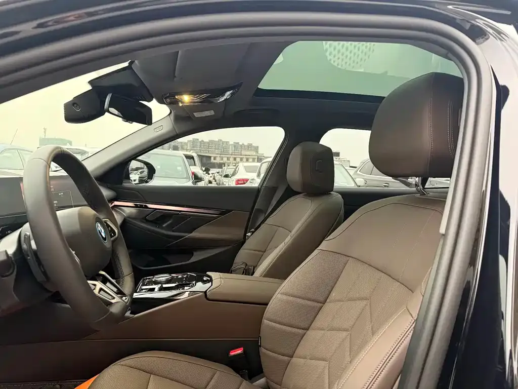 BMW i5 2025 из CN, фото 6