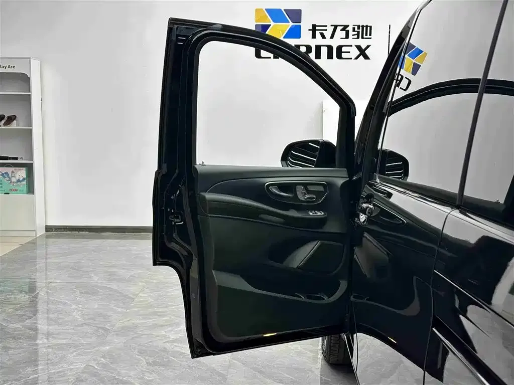 Mercedes-Benz V-Class 2023 из CN, фото 2