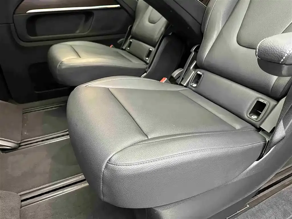 Mercedes-Benz V-Class 2023 из CN, фото 8