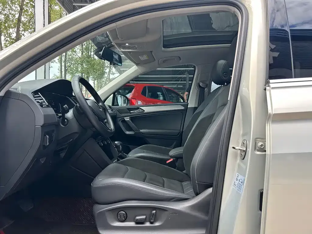 Volkswagen Tiguan L 2021 из CN, фото 6