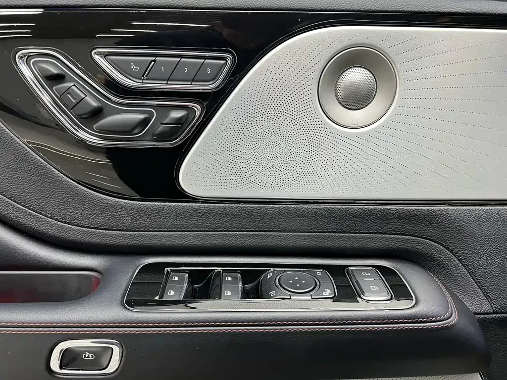 Lincoln Aviator — фото 3