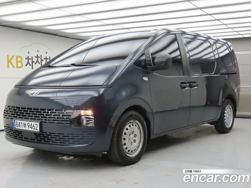 Hyundai Staria — фото 1