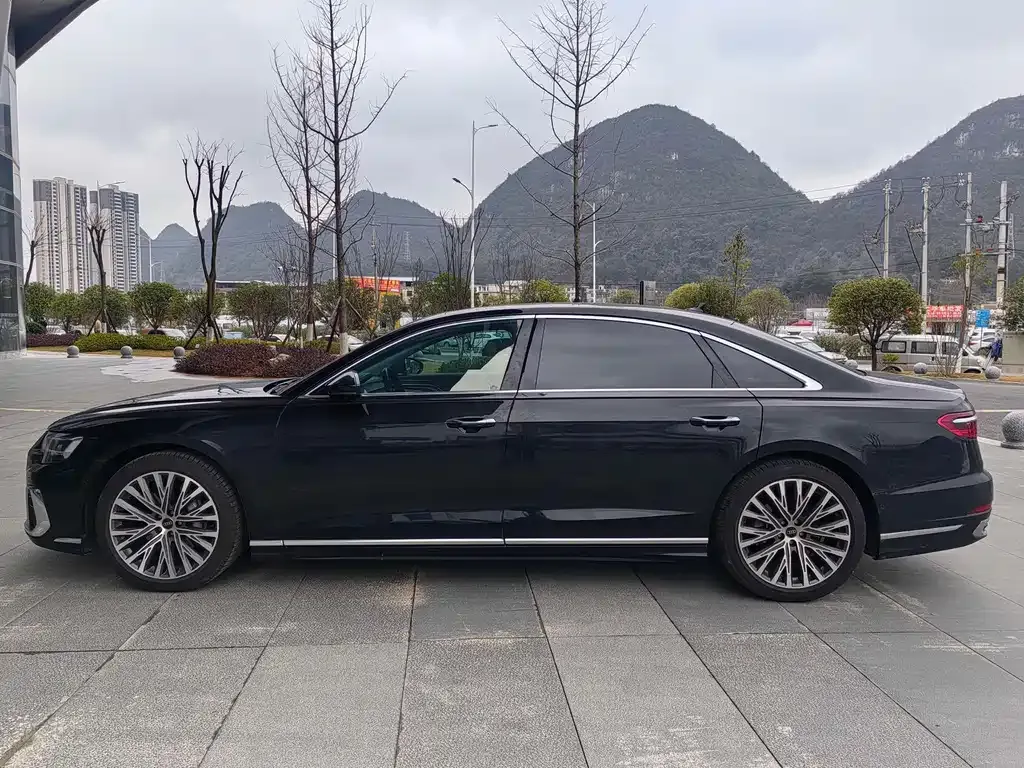Audi A8 2023 из CN, фото 7