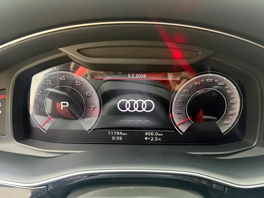 Audi Q7 2023 из CN, фото 4