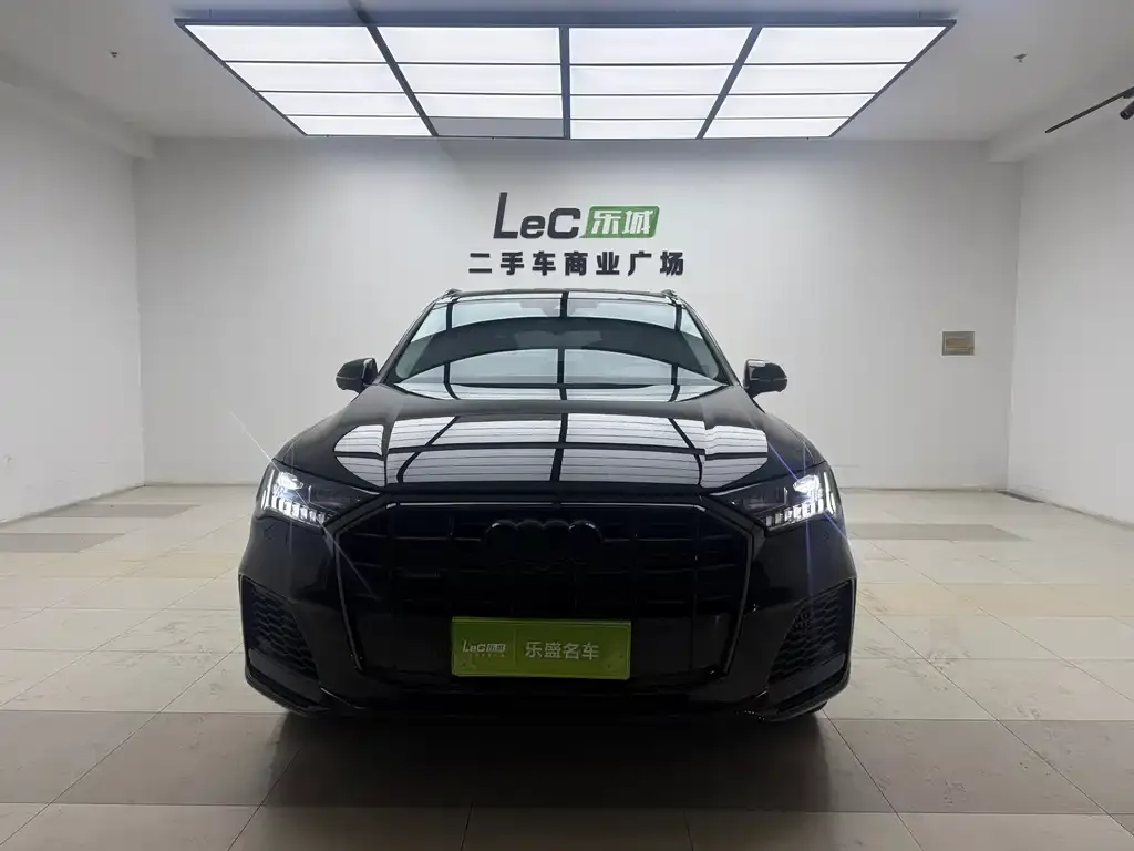 Audi Q7 2023 из CN, фото 5
