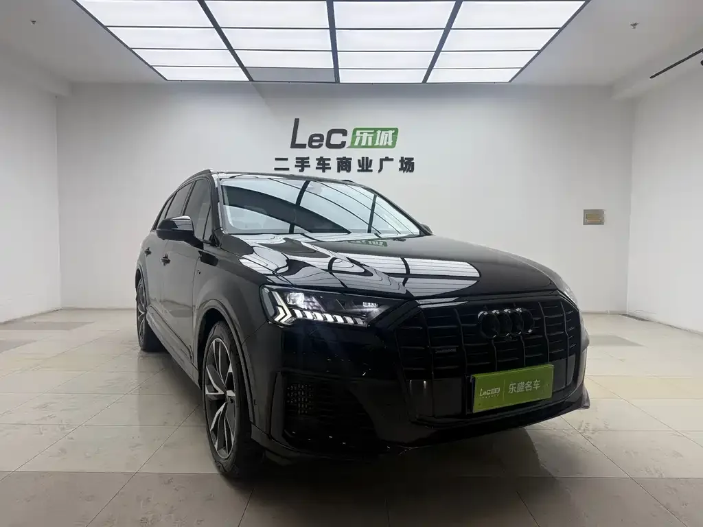 Audi Q7 2023 из CN, фото 3