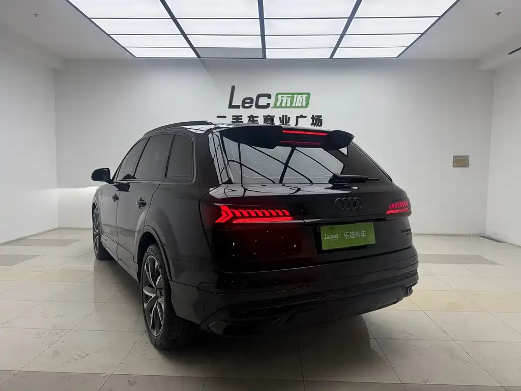 Audi Q7 2023 из CN, фото 6