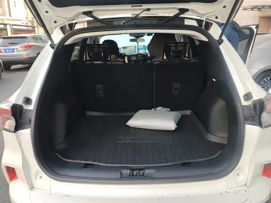 Ford Escape 2023 из CN, фото 8