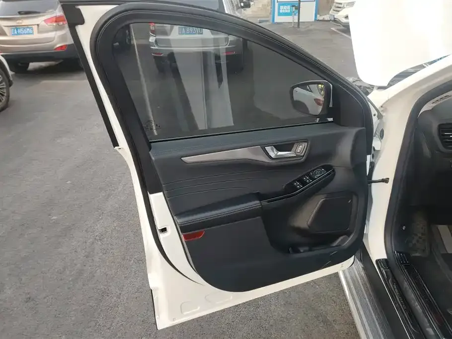Ford Escape 2023 из CN, фото 7