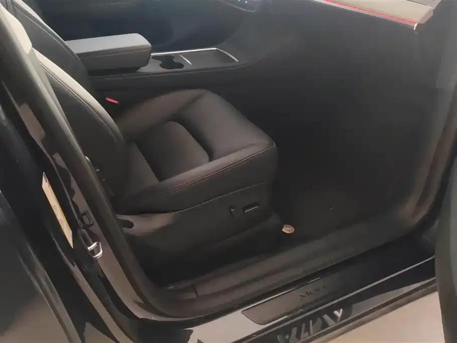 Tesla Model Y 2025 из CN, фото 9