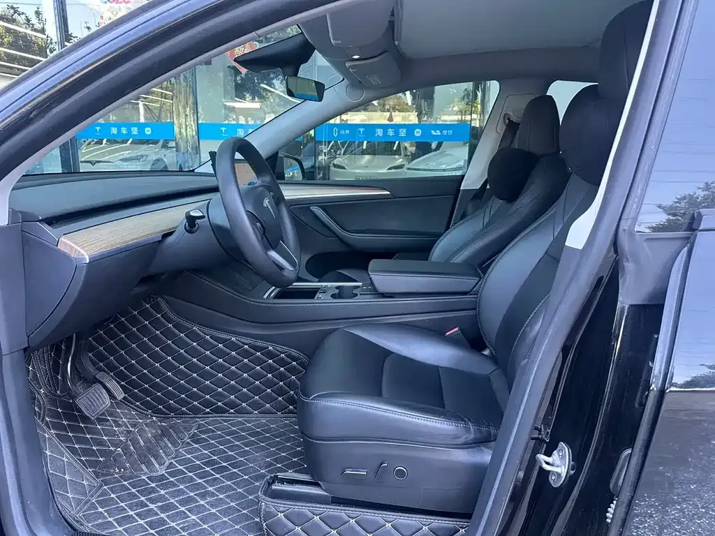 Tesla Model Y 2023 из CN, фото 8