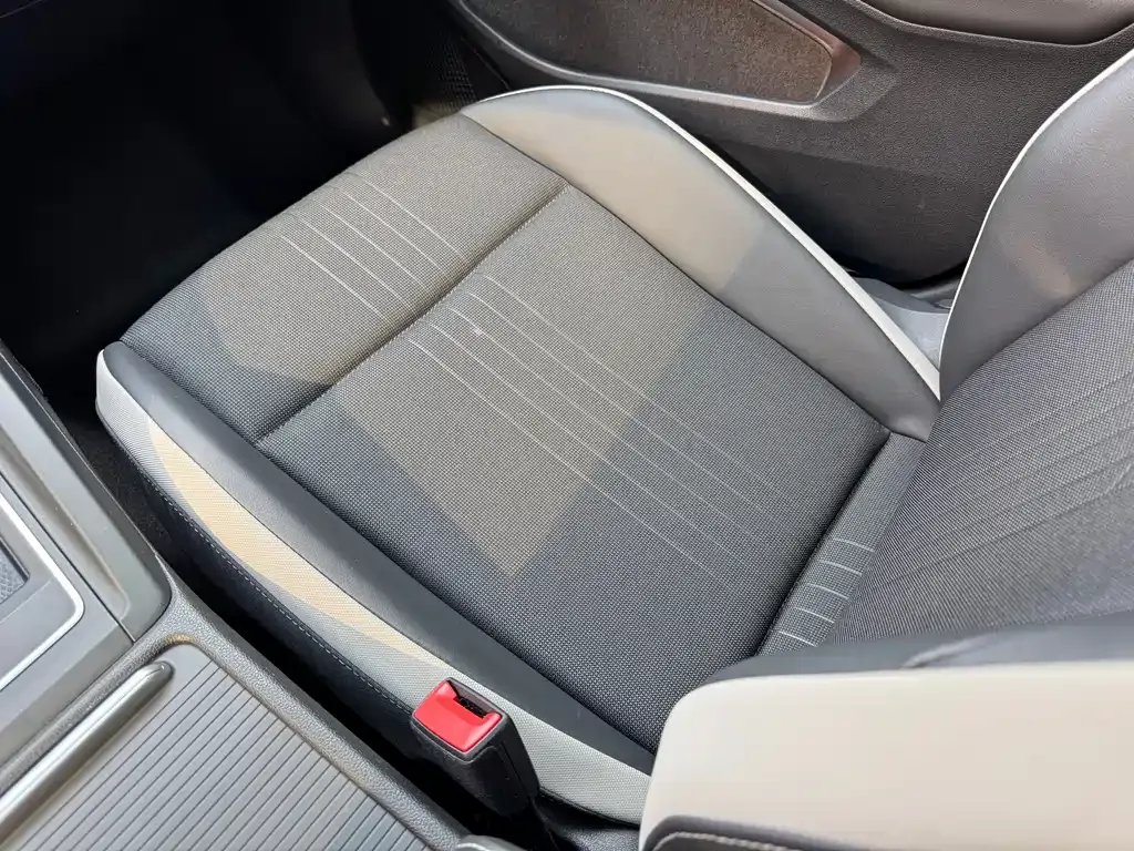 Volkswagen Golf 2022 из CN, фото 4
