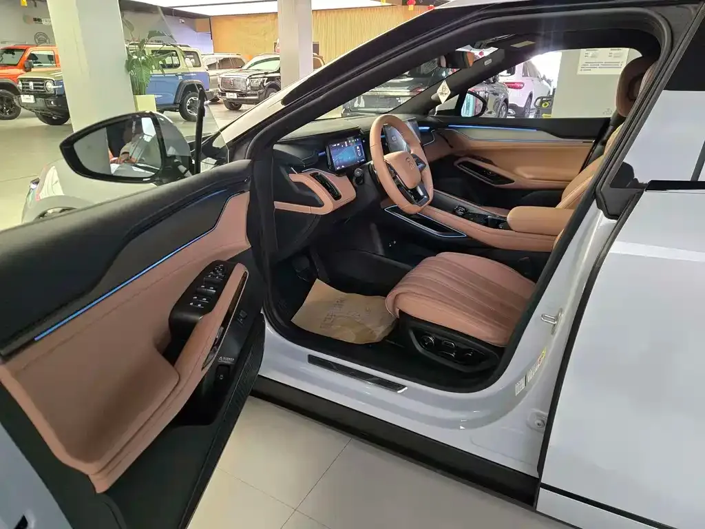 BYD L EV 2025 из CN, фото 9
