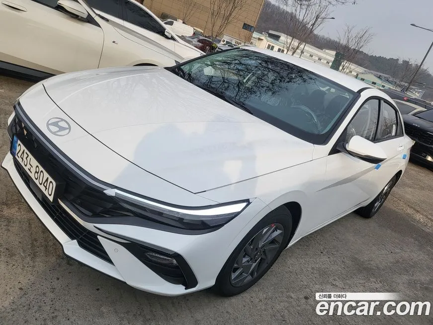 Hyundai AVANTE — фото 1