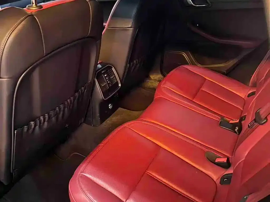 Porsche Macan 2023 из CN, фото 4