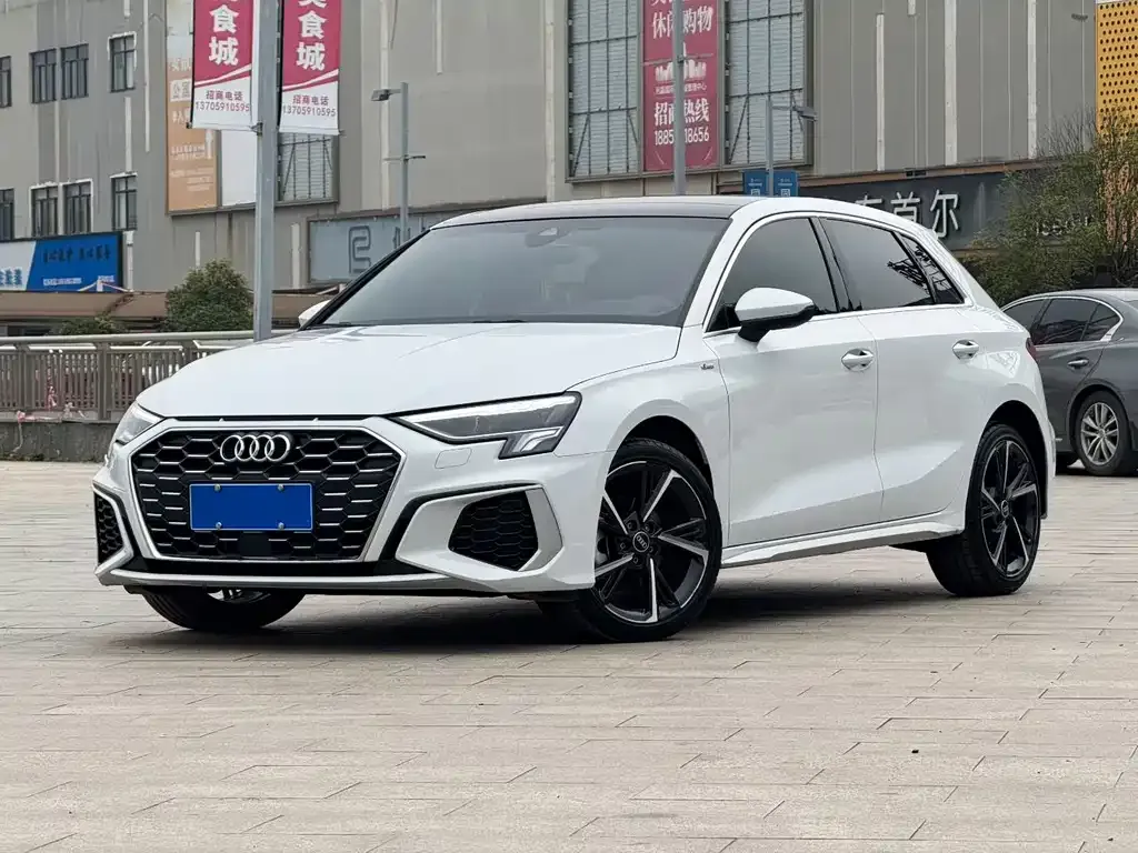 Audi A3 — фото 1