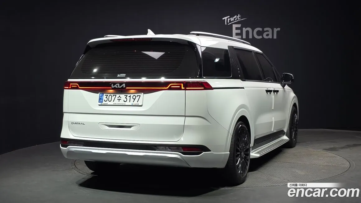 Kia Carnival — фото 4