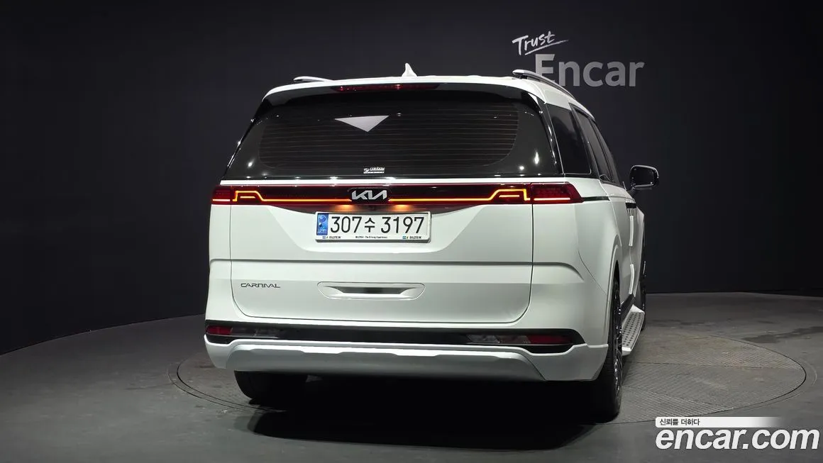 Kia Carnival — фото 10