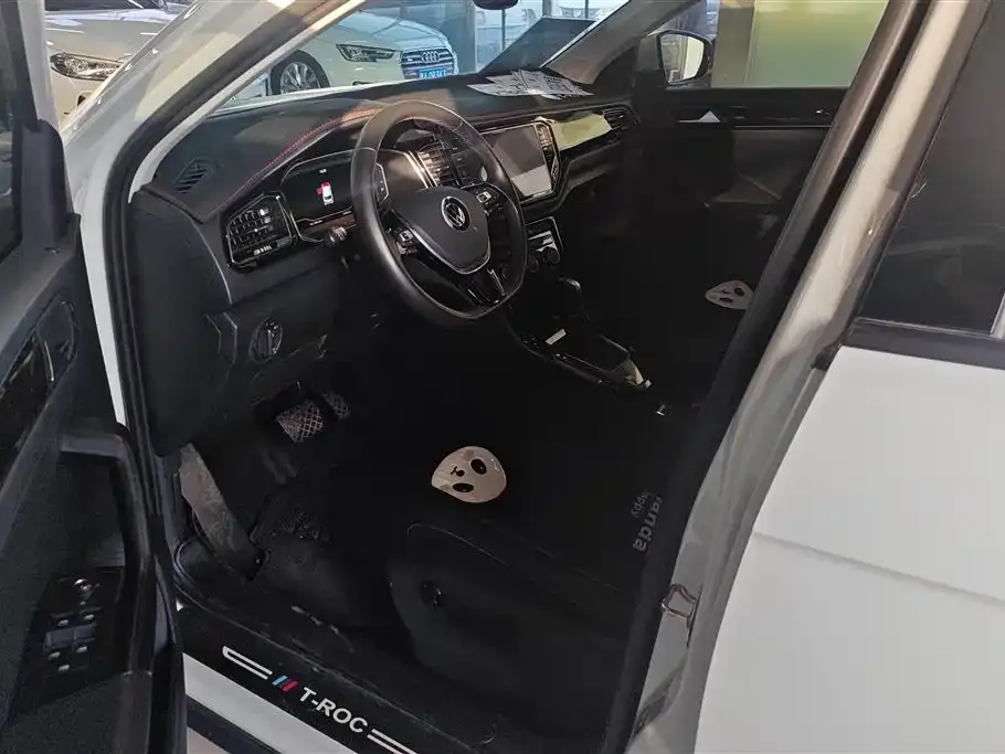 Volkswagen T-Roc 2023 из CN, фото 2