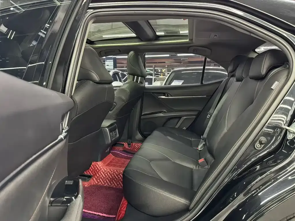 Toyota Camry 2021 из CN, фото 9