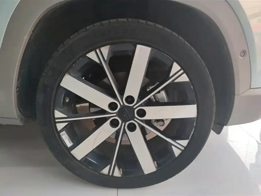 Geely Icon — фото 4