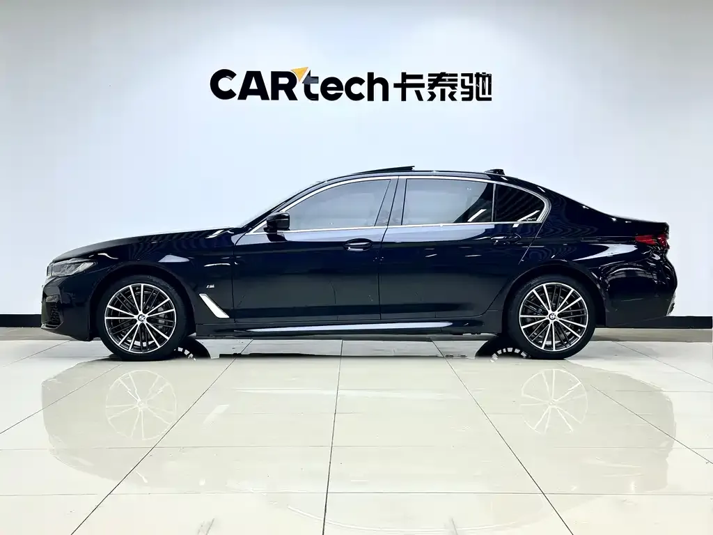 BMW 5 Series — фото 10