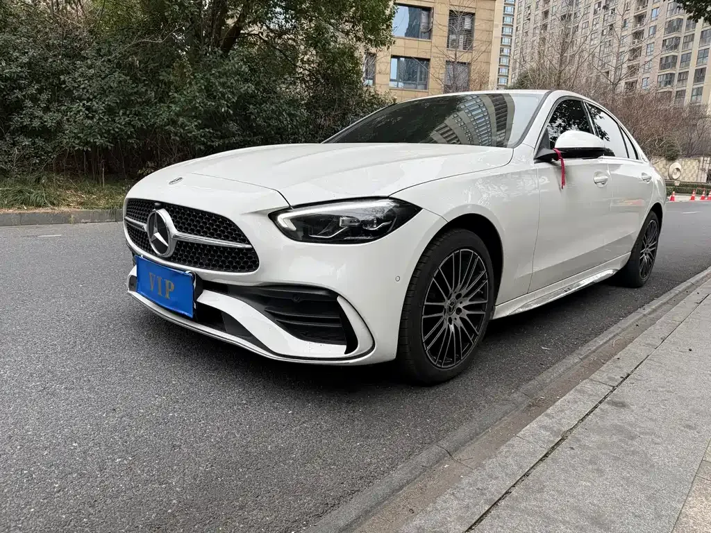 Mercedes-Benz C-Class — фото 1
