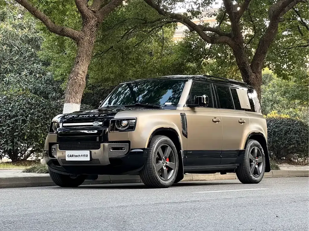 Land Rover Defender — фото 1