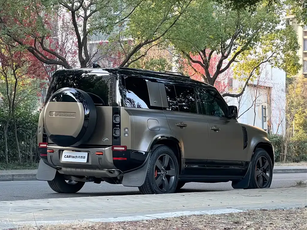 Land Rover Defender — фото 10