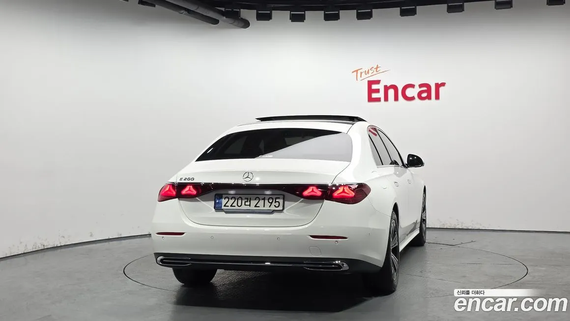 Mercedes-Benz E-Class 2024 из KR, фото 2