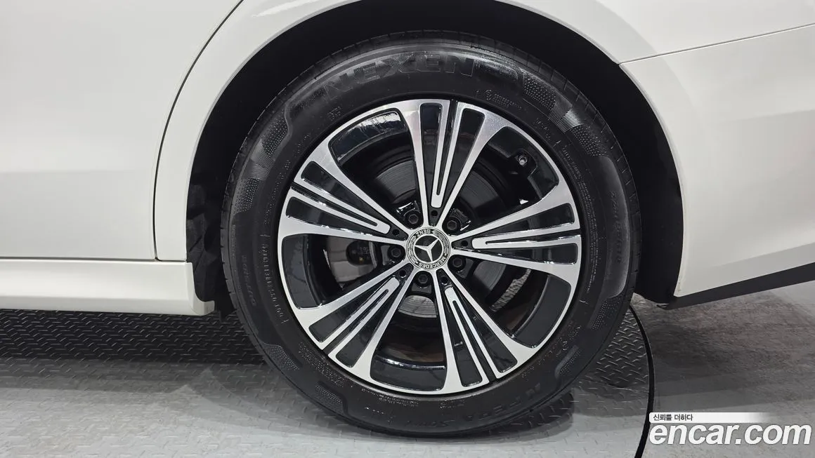 Mercedes-Benz E-Class 2024 из KR, фото 10
