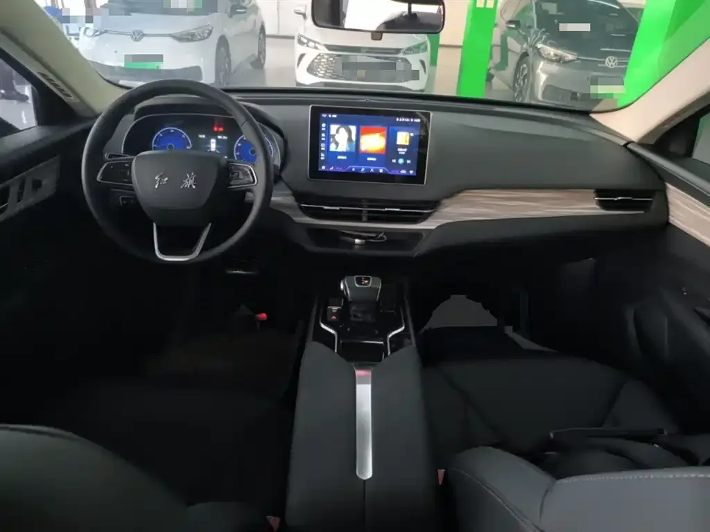 Hongqi E-QM5 2023 из CN, фото 2