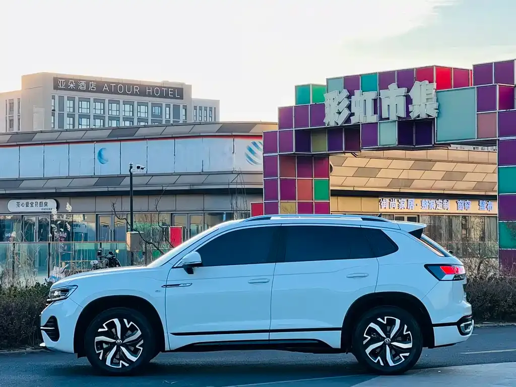 Volkswagen GTE PHEV 2024 из CN, фото 2