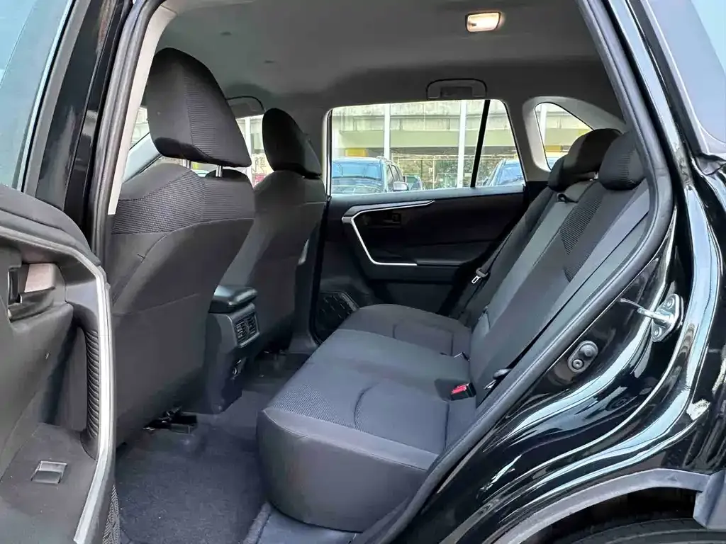 Toyota RAV4 2024 из CN, фото 9