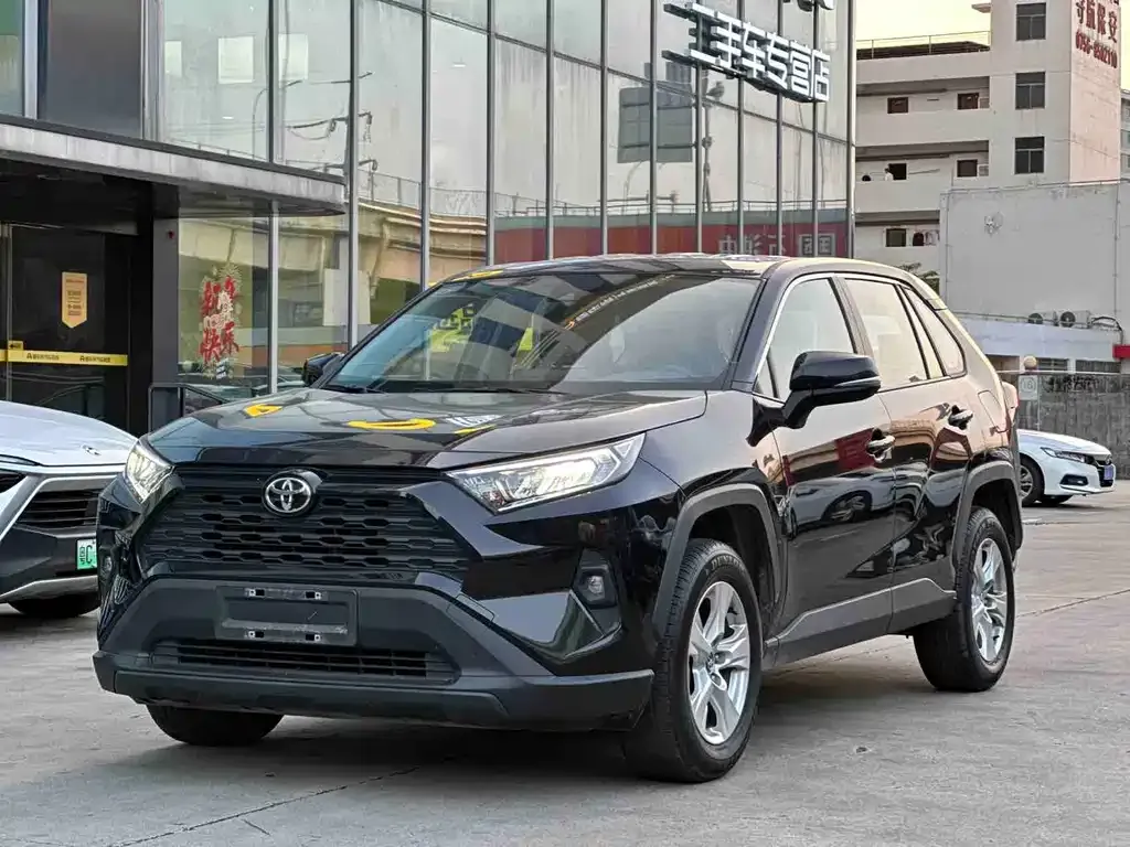 Toyota RAV4 2024 из CN, фото 4