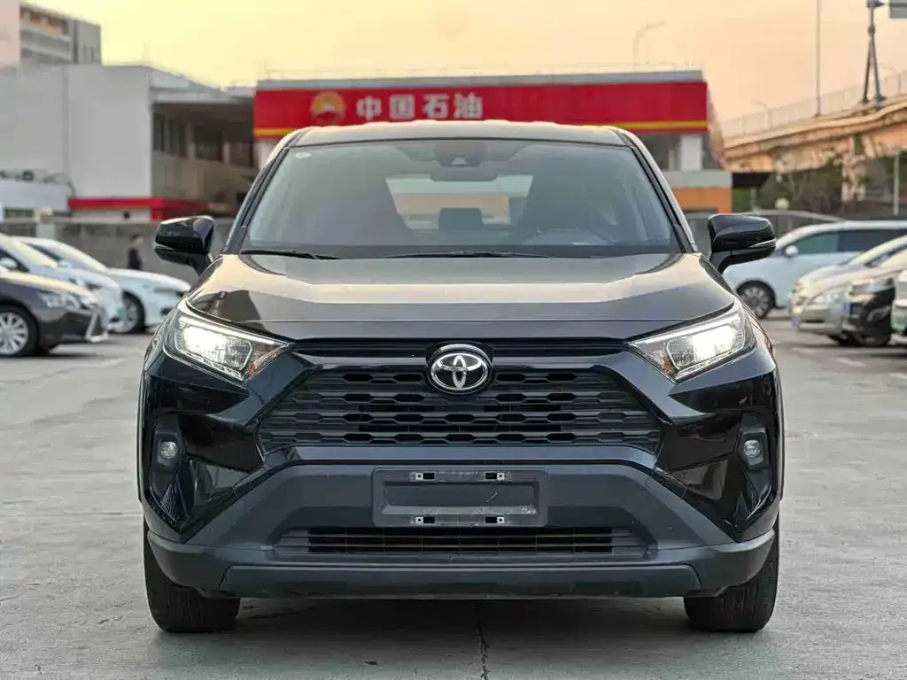 Toyota RAV4 2024 из CN, фото 2