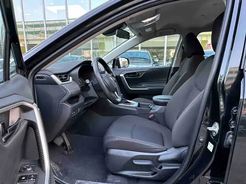 Toyota RAV4 2024 из CN, фото 6