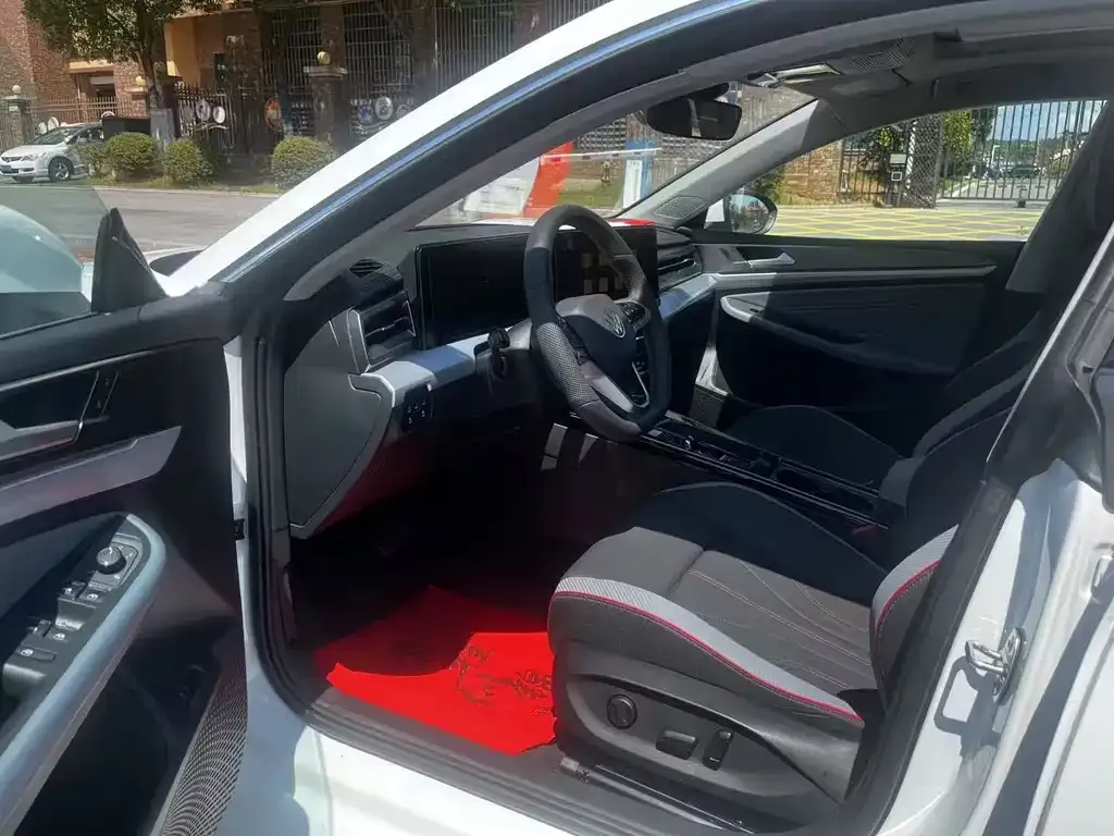 Volkswagen Lamando 2024 из CN, фото 4