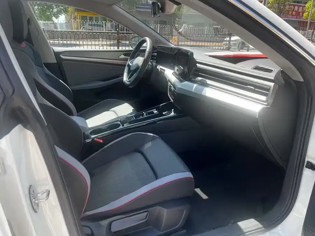 Volkswagen Lamando 2024 из CN, фото 3