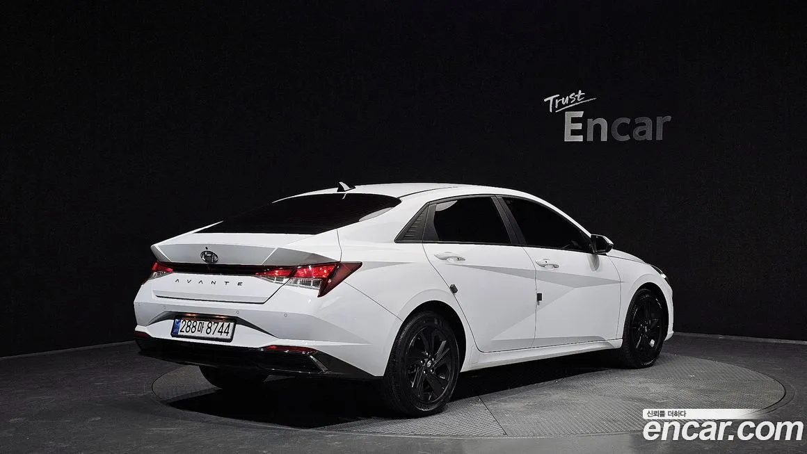 Hyundai AVANTE 2021 из KR, фото 3