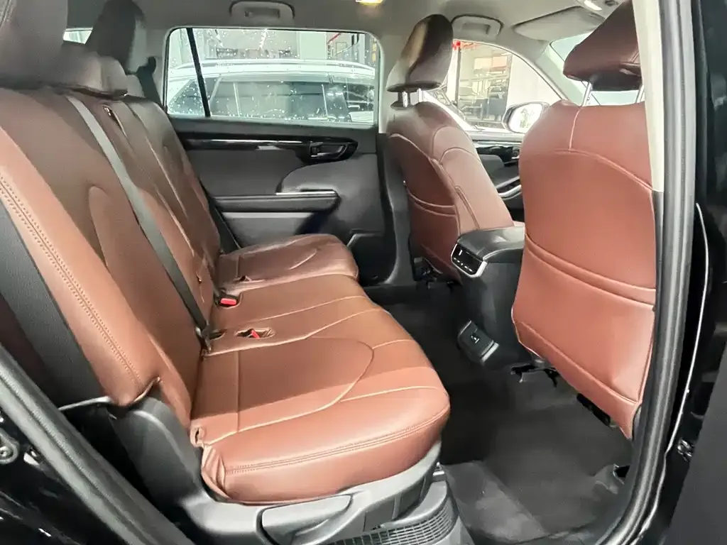 Toyota Highlander 2024 из CN, фото 2