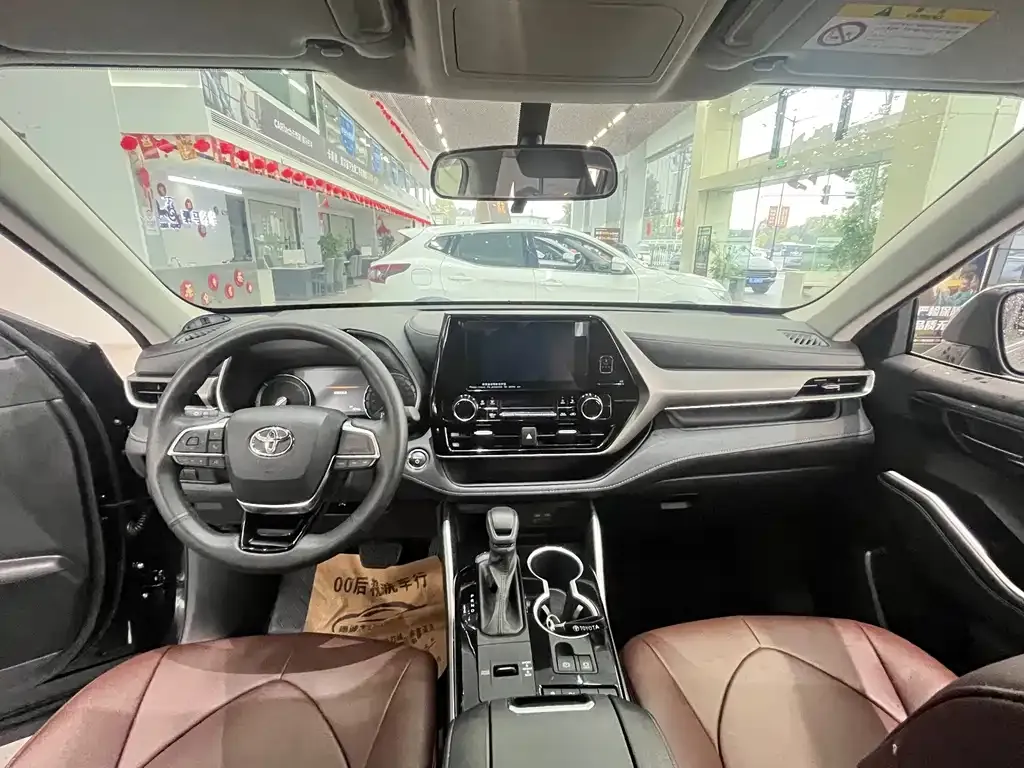 Toyota Highlander 2024 из CN, фото 8