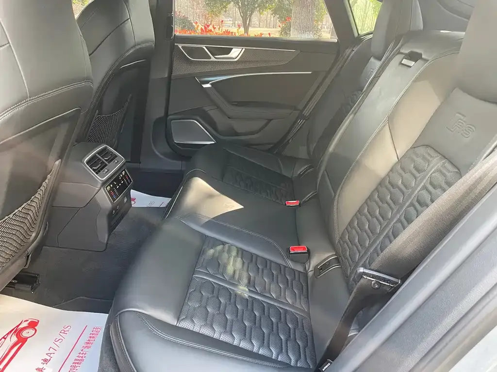 Audi RS 7 2021 из CN, фото 5
