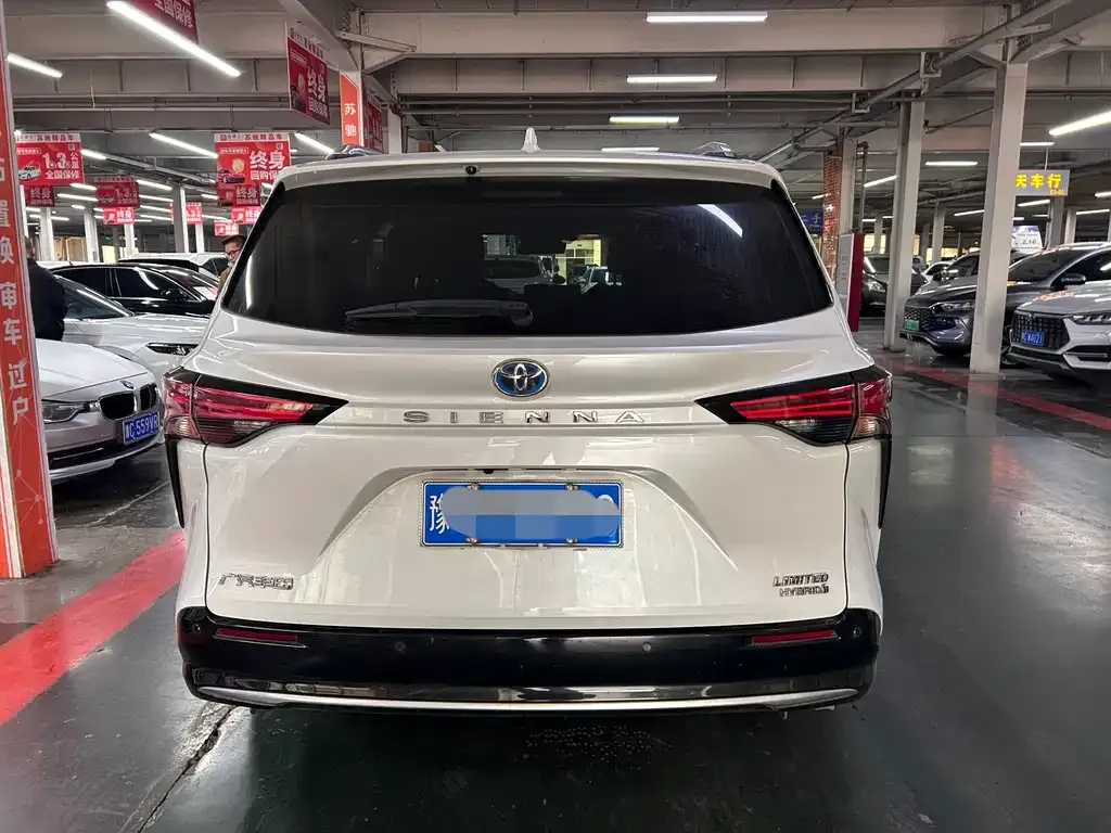 Toyota Sienna 2024 из CN, фото 8