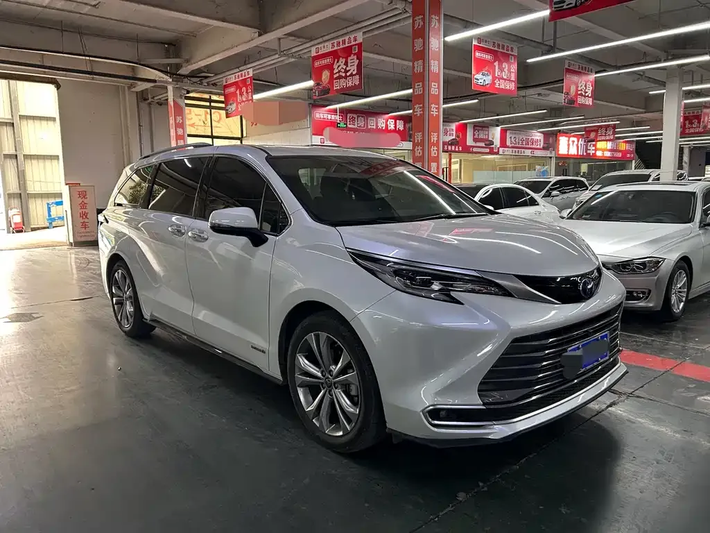 Toyota Sienna 2024 из CN, фото 10