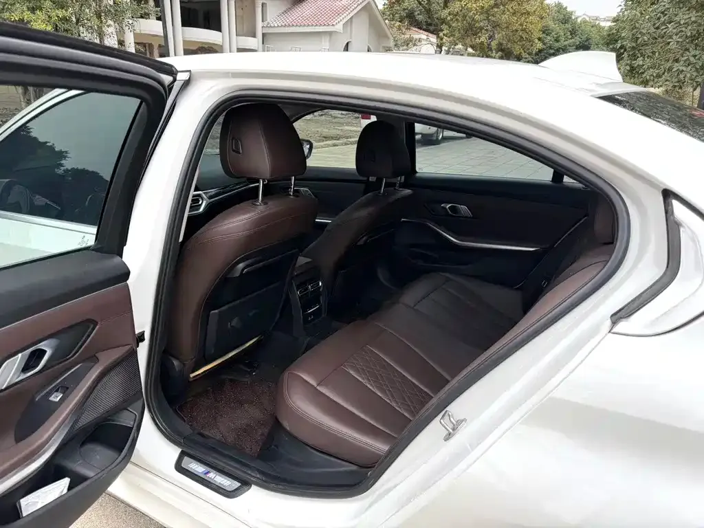 BMW 3 Series 2021 из CN, фото 2